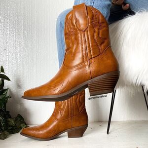 Natural Tan Western Cowboy Booties